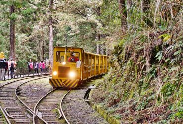 2019年不能錯過的交通工具輕旅行 這一年我們一起搭過的車 蹦蹦車 深澳線鐵道自行車 淡海輕軌 舊山線鐵道自行車 完整票價以及交通資訊