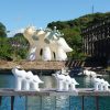 【2025基隆潮藝術】19件山海城的藝術展品，巨大光獸藏身廢墟，夜晚更精采，展場資訊與交通方式。