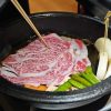 東京米其林百年名店【壽喜燒割烹 日山】插旗台灣，不用飛日本就能吃到，桌邊服務壽喜燒，最頂級和牛割烹饗宴，價格、餐點、包廂一次看。